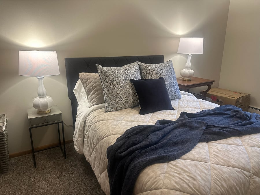 2nd Bedroom - Queen Bed