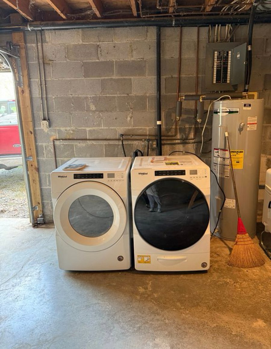 Washer & dryer in basement