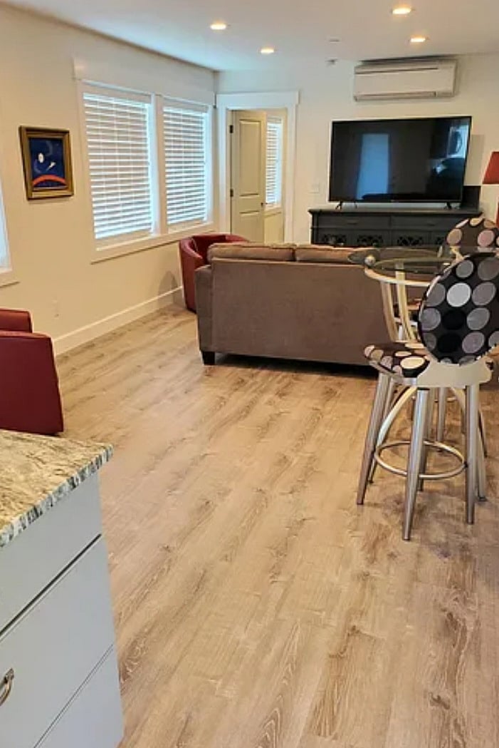Furnished Finder property 858130_1 photo 2
