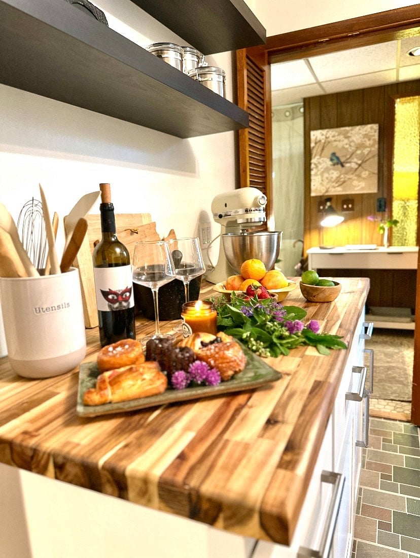 Newly installed kitchen with all of the tools you could need. Including a Kitchenaid mixer!