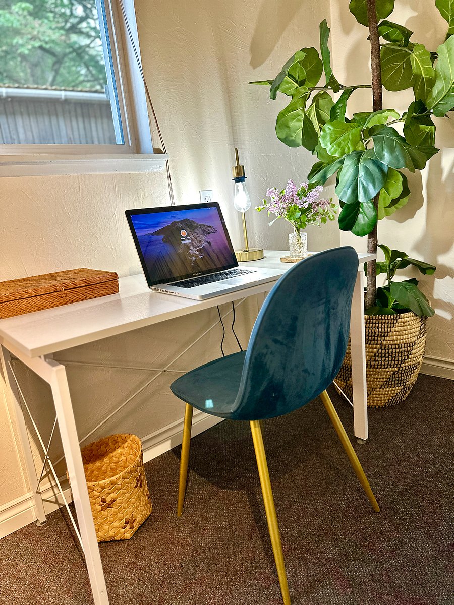Another desk with a garden view in the front area.