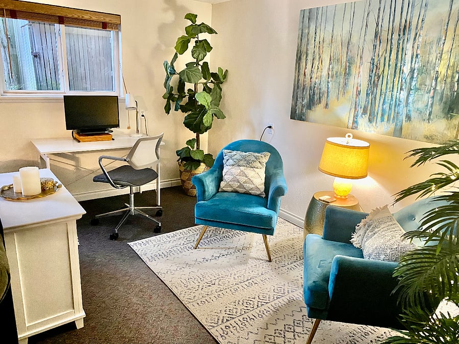 Office area just outside of the bedroom. 