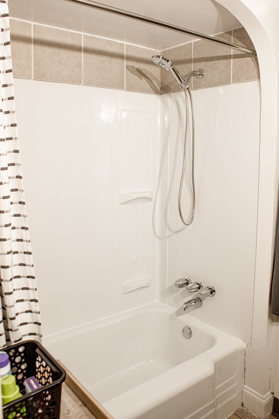 Clean, newly renovated bathroom with full tub/shower combo and all essential linens included.