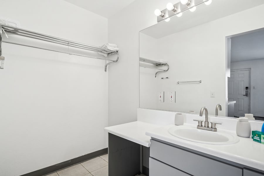 Furnished Finder property 858656_1 photo 6