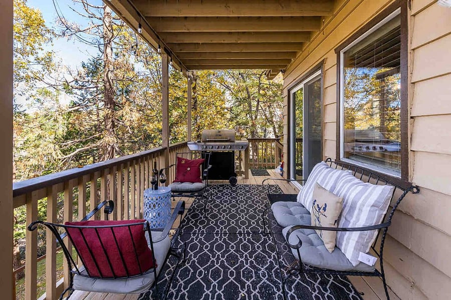 This space on the balcony is the place to be to enjoy the great outdoors
