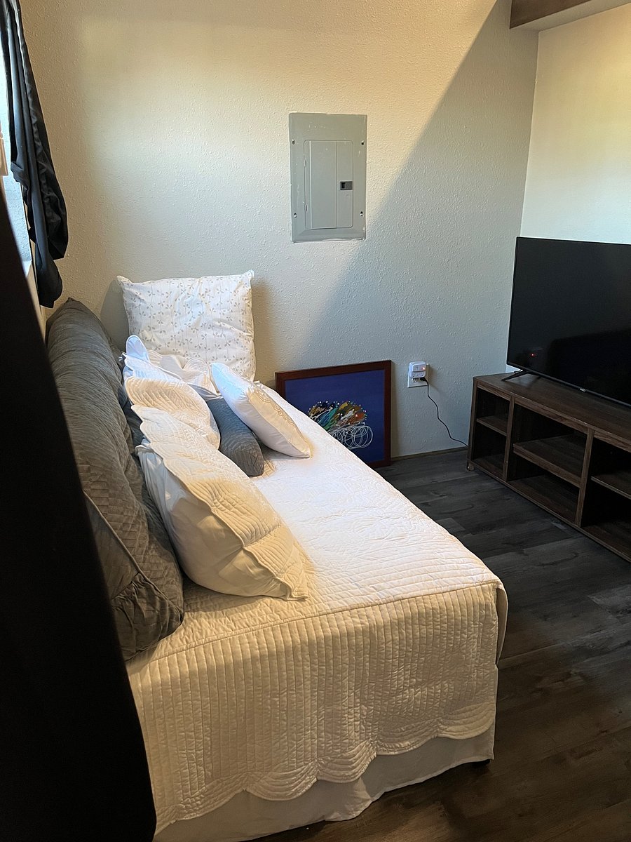 Furnished Finder property 858773_1 photo 3