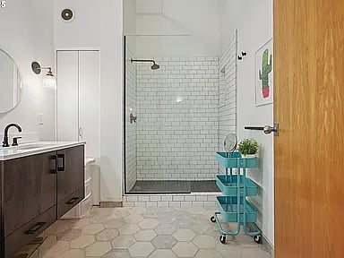 Furnished Finder property 858829_1 photo 17
