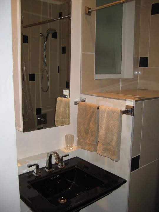 1st floor bath