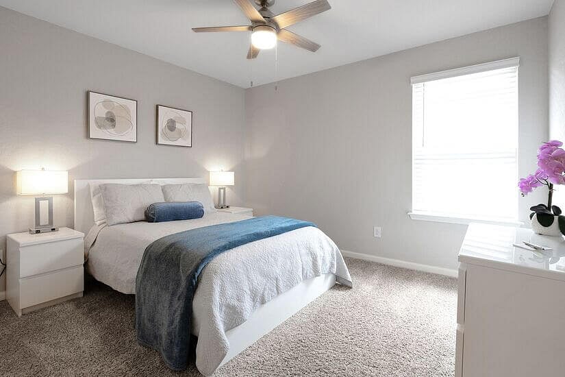 Bedroom 4.- All rooms include 2 nightstands and a 3-drawer dresser with mirror.