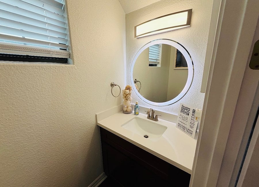Downstairs half bath 