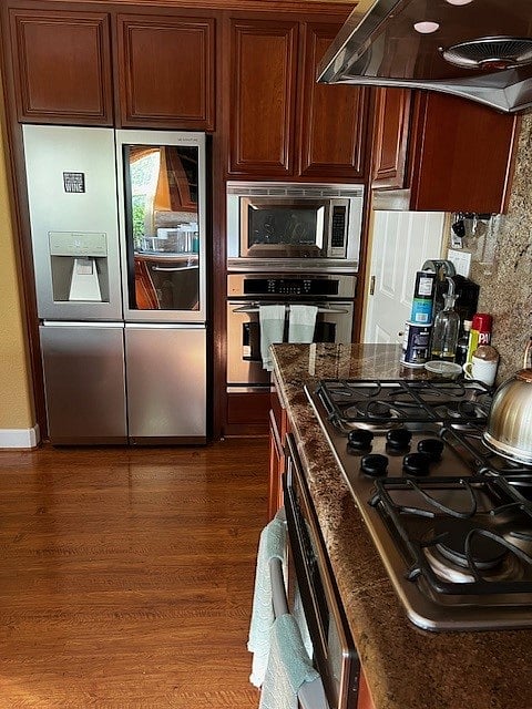 Stainless steel appliances with double ovens