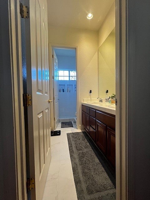 Shared bath with 2 drawers and 1 cabinet free