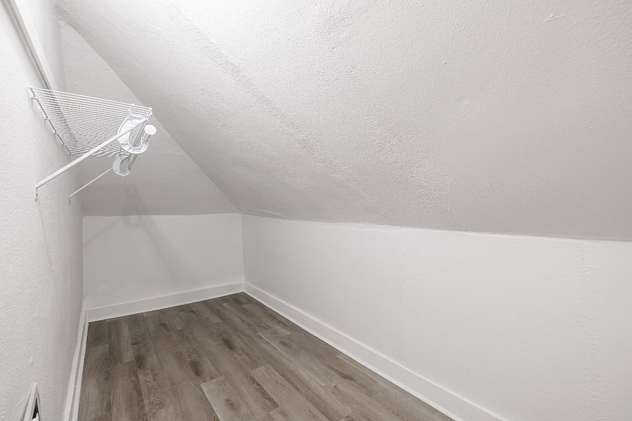 Walk-in closet
