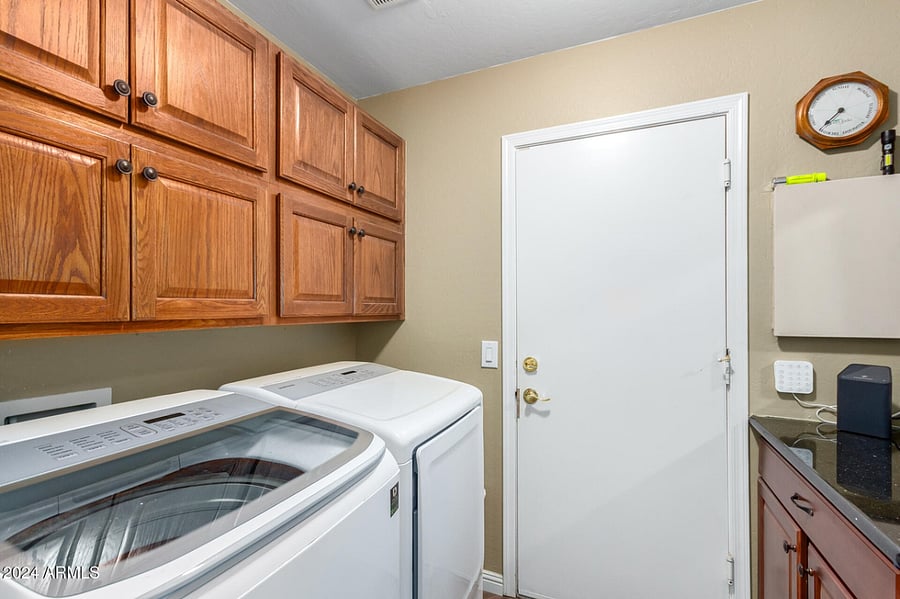Furnished Finder property 859122_1 photo 31