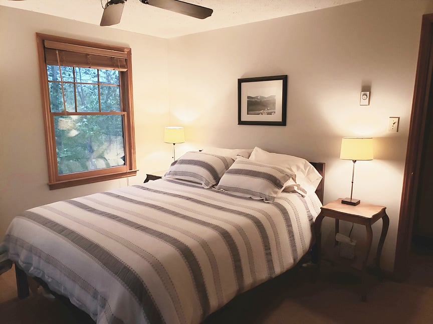Main bedroom with queen bed.