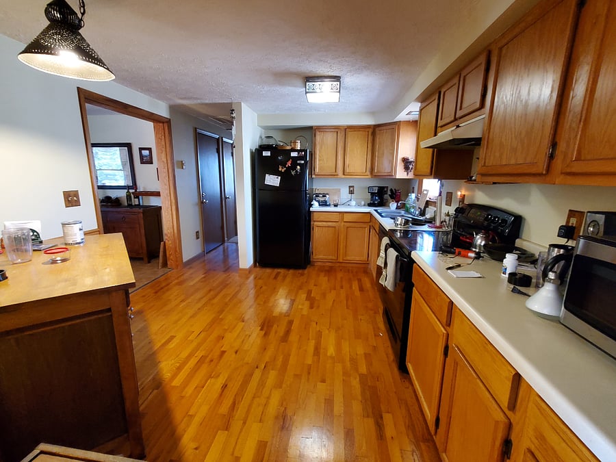 Roomy kitchen, fully stocked to cook your next meal!