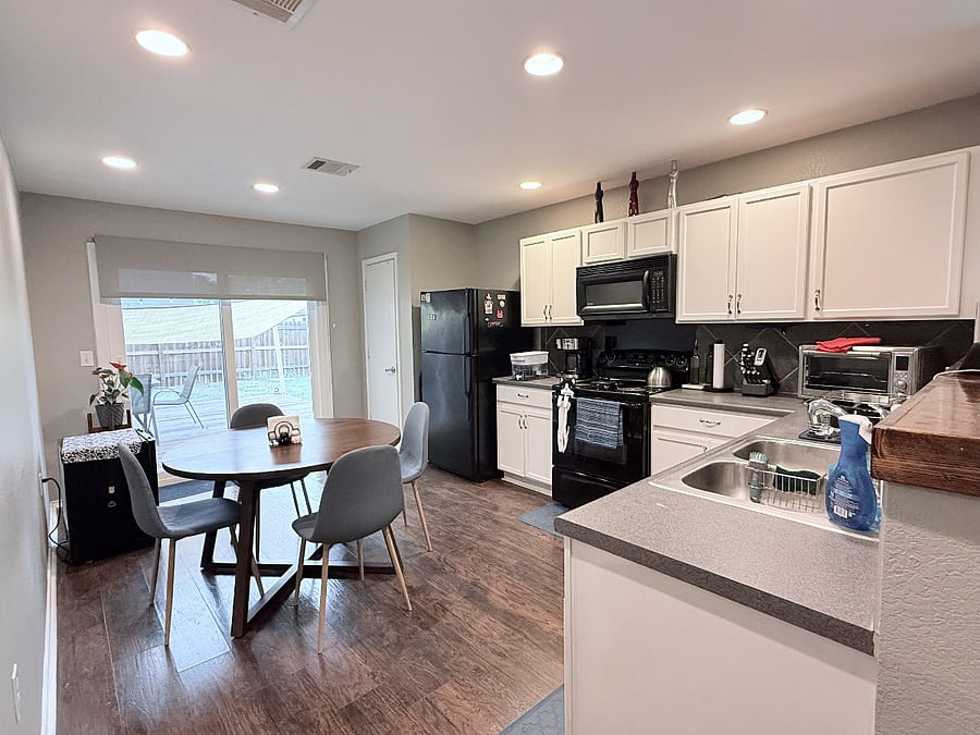 Furnished Finder property 859163_1 photo 11