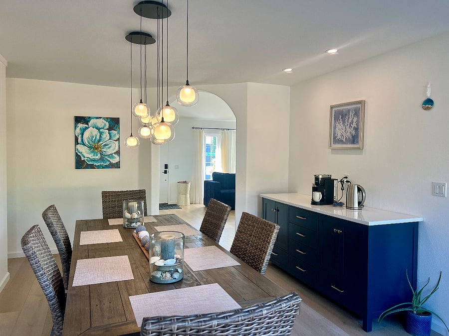 Dinning Room and Coffee Bar
