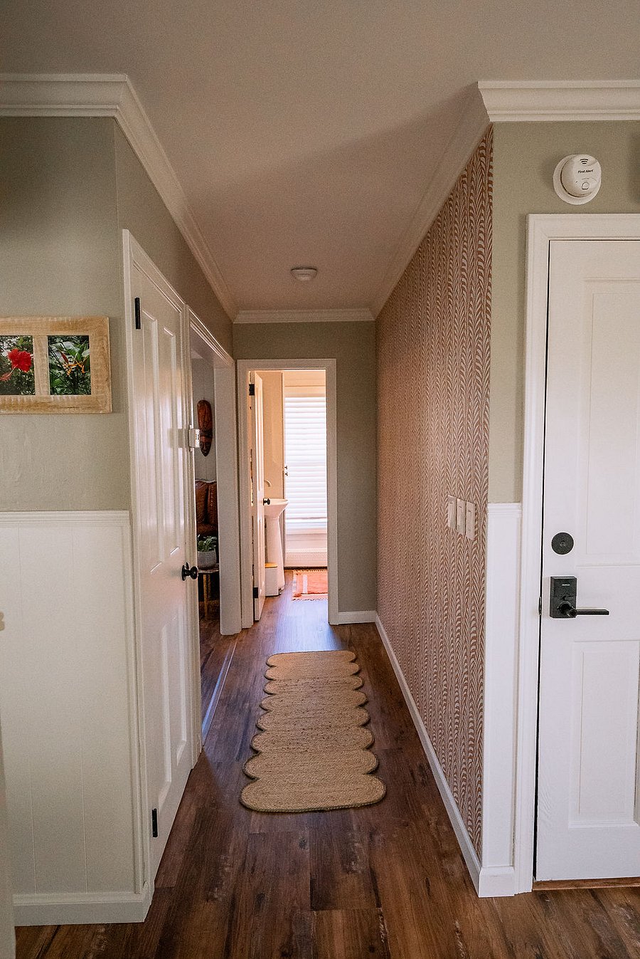 hallway to living room & bathroom