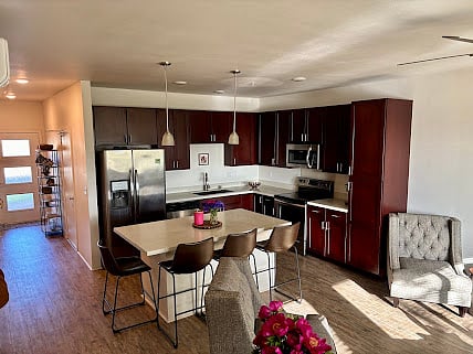 Kitchen / Dining island