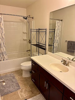 Secondary Full Bath