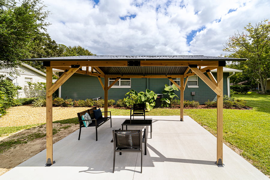 Outdoor pergola
