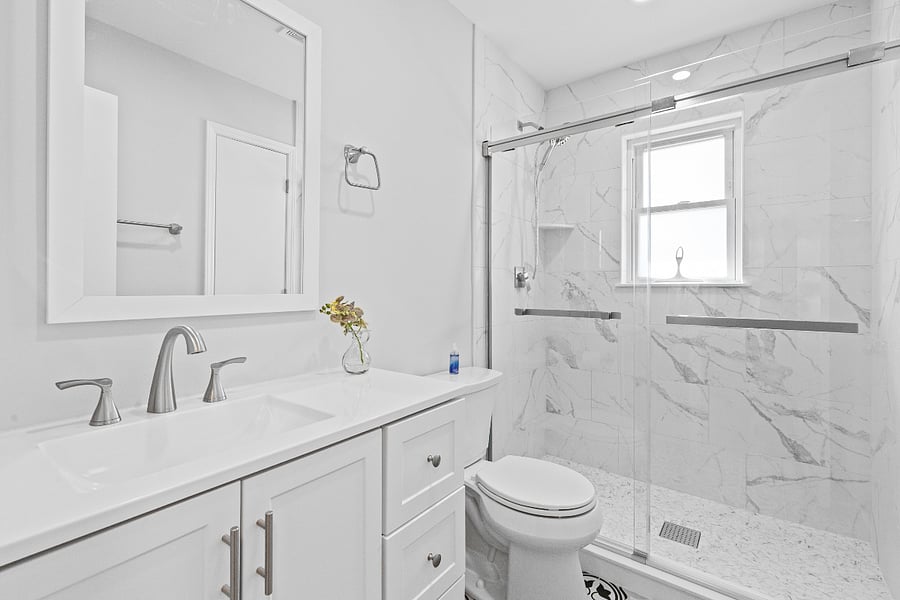 BEAUTIFULLY RENOVATED BATHROOM!
**Linen Closet