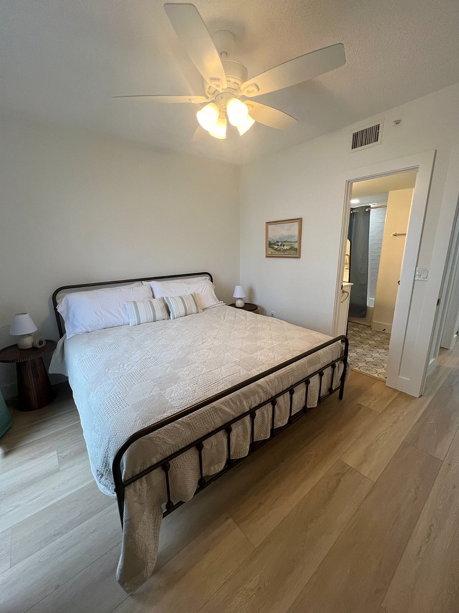 1st bedroom on main floor with full bathroom attached.