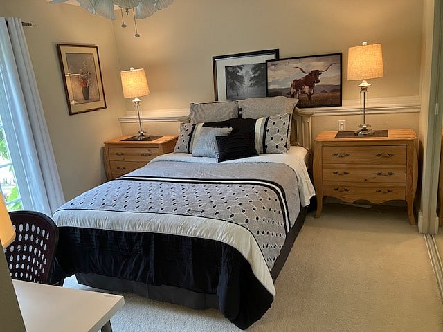 Bedroom with Queen-size Bed