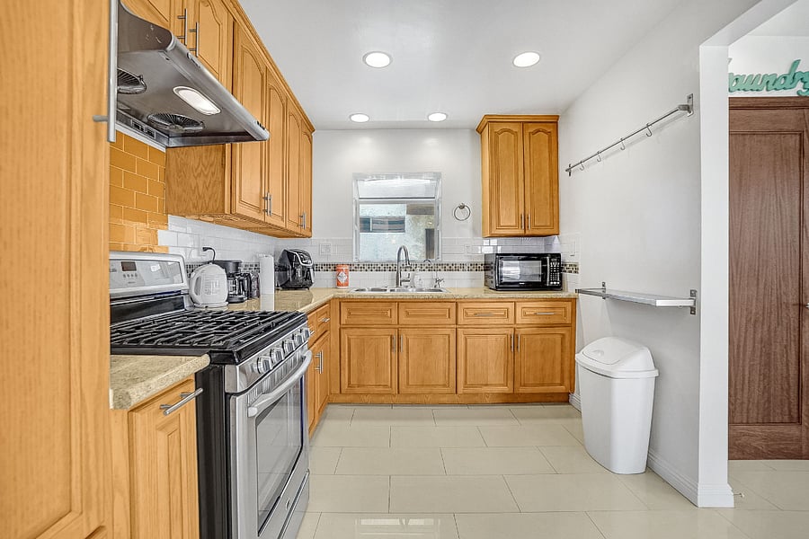 Furnished Finder property 859601_1 photo 14