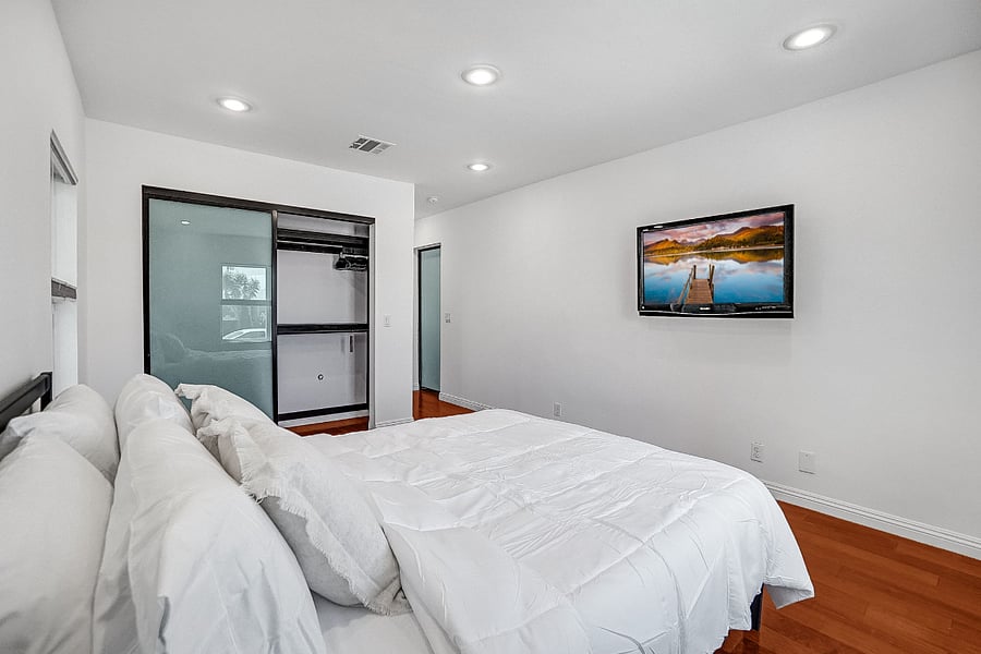 Furnished Finder property 859601_1 photo 23