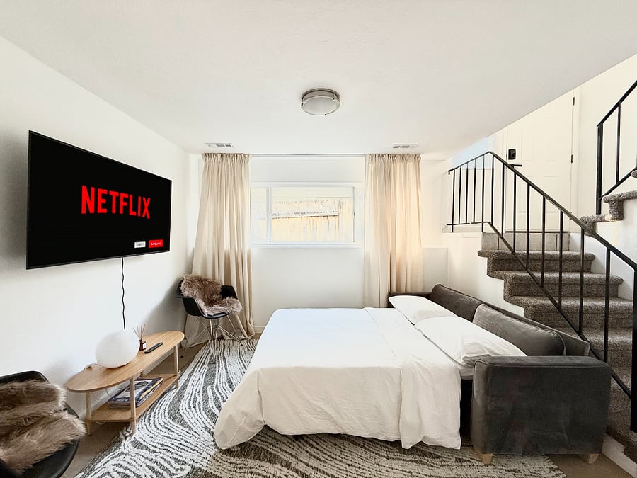 Sofa full size bed in the TV room.Mas