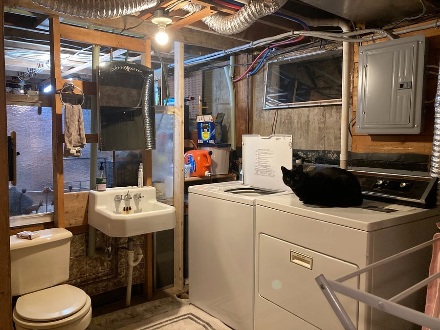Laundry/Half bath