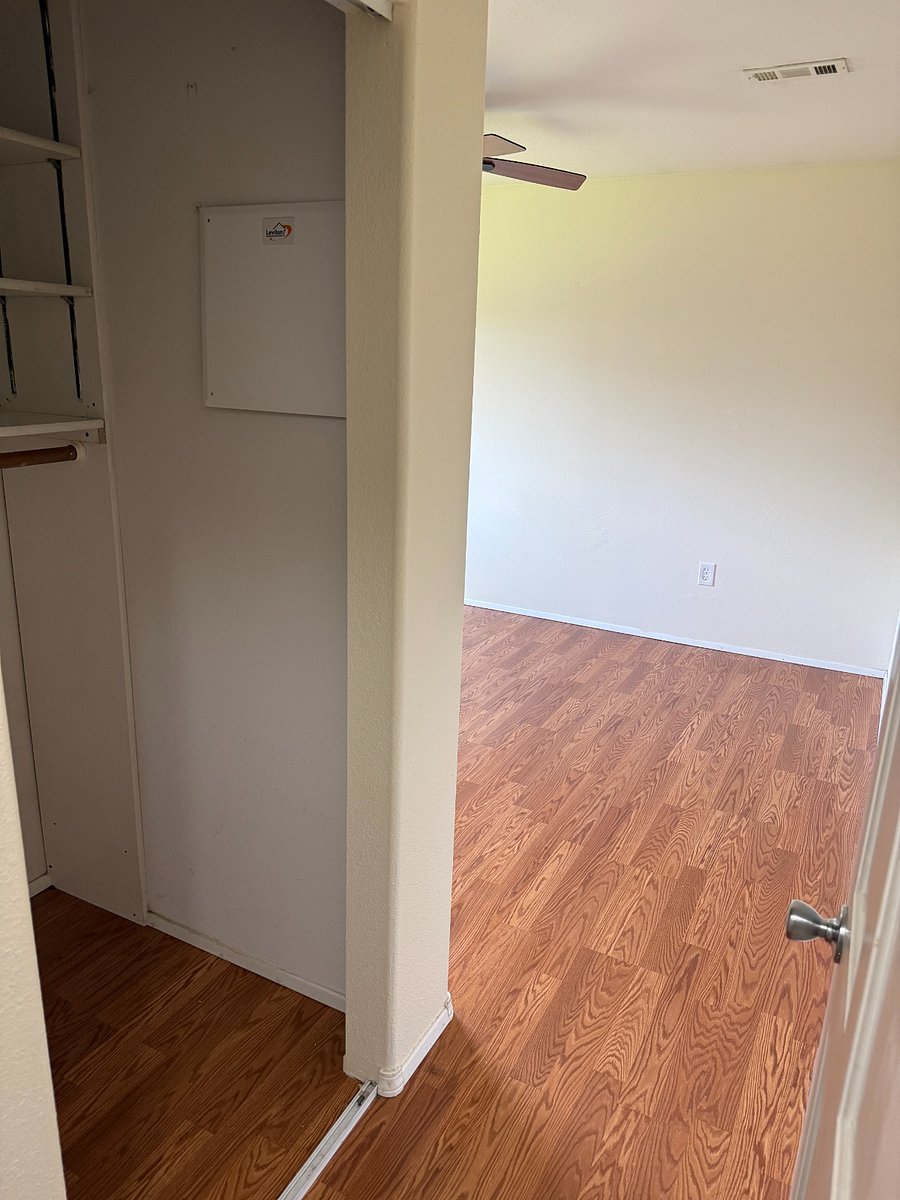Master Bedroom - Closet