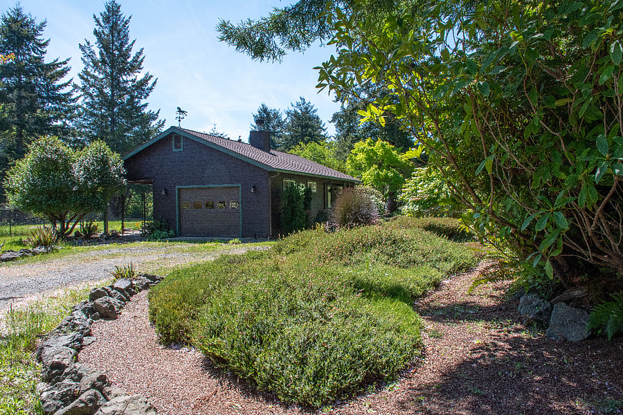Driveway to Garage