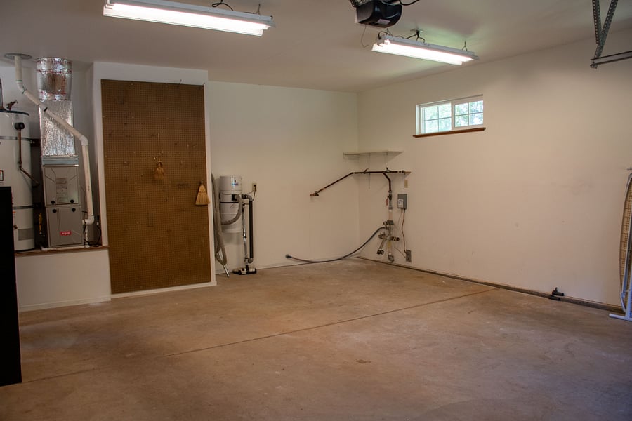 Large single-car garage with built-in vac