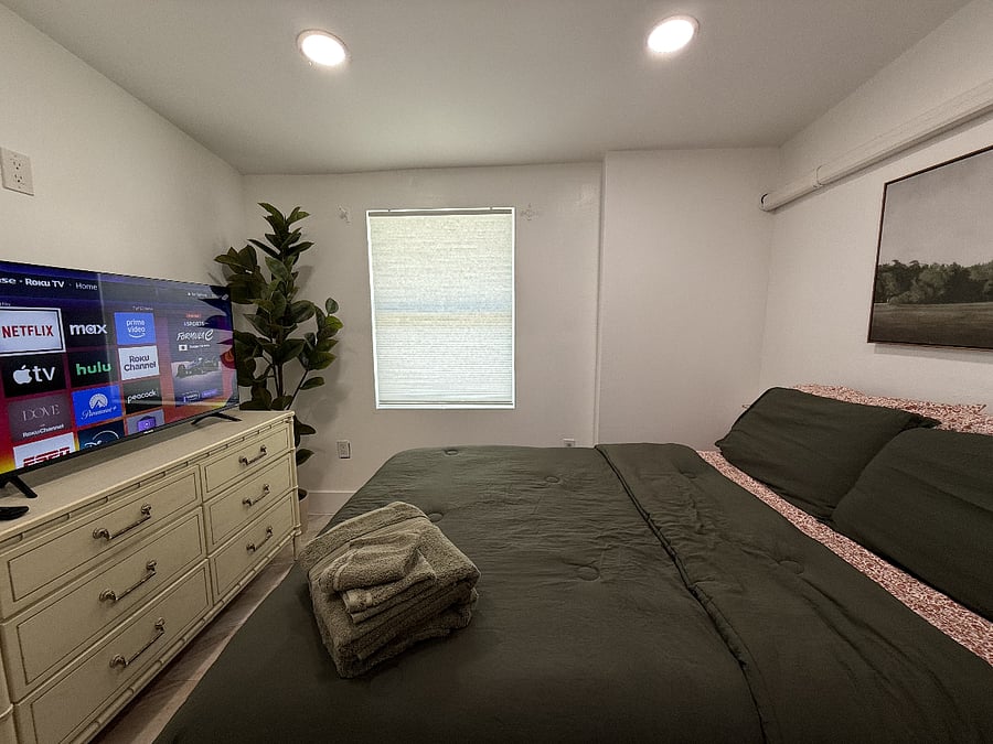 Furnished Finder property 859853_1 photo 15