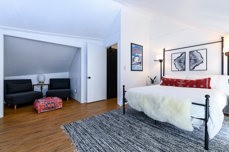 NATIONAL Bedroom