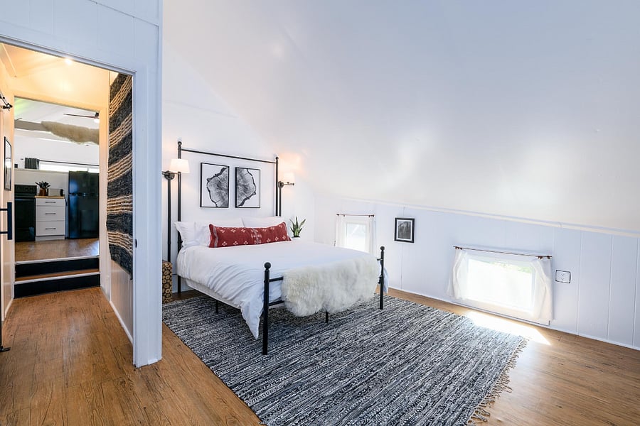 NATIONAL Bedroom 