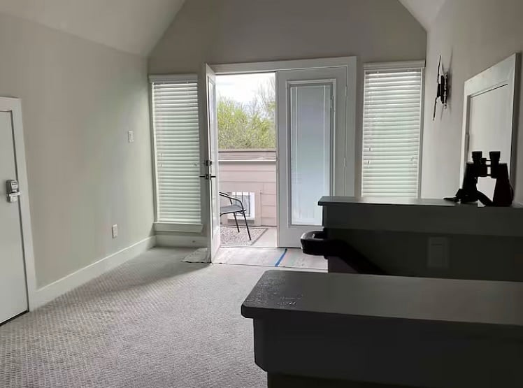 3rd floor balcony