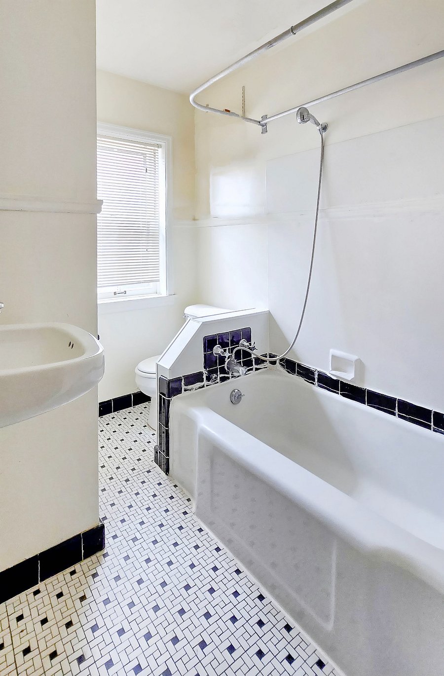 Furnished Finder property 859993_2 photo 11