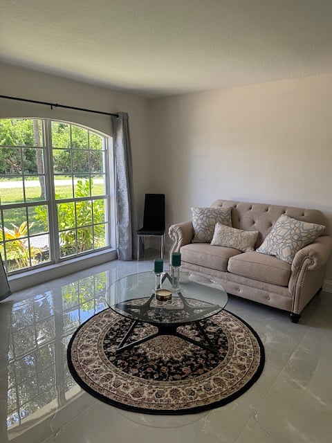 Furnished Finder property 860021_1 photo 4