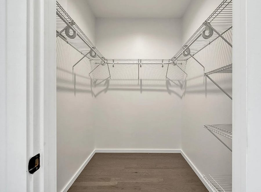 Walking Closet