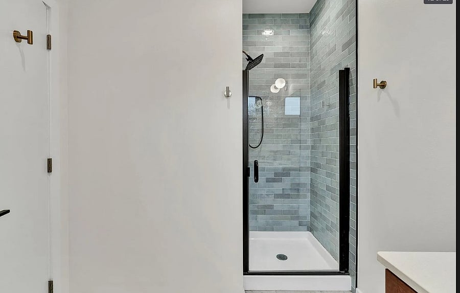 Shower 2d Floor