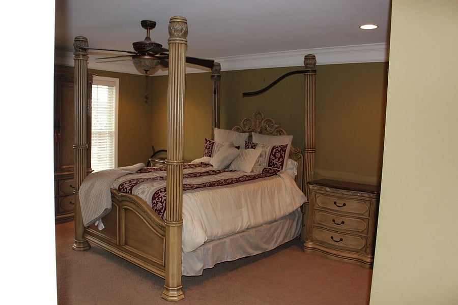Upstairs Master Suite