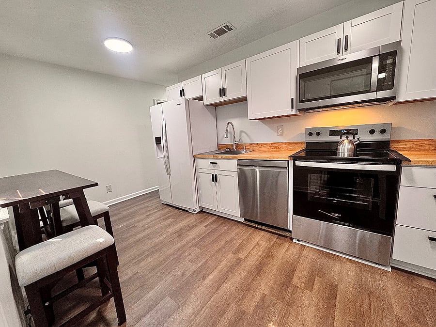 Furnished Finder property 860069_1 photo 24