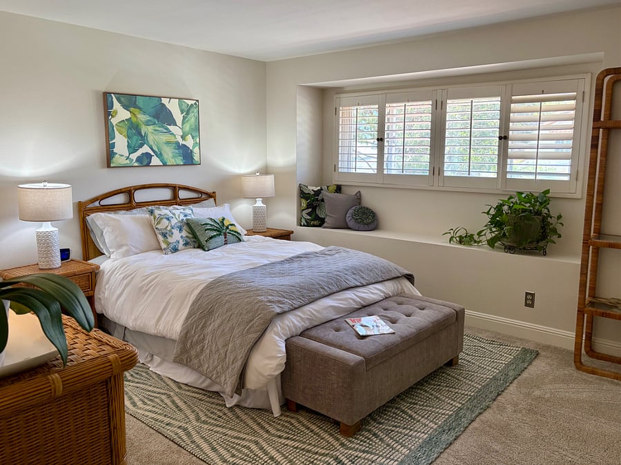 Bedroom 2 (queen)