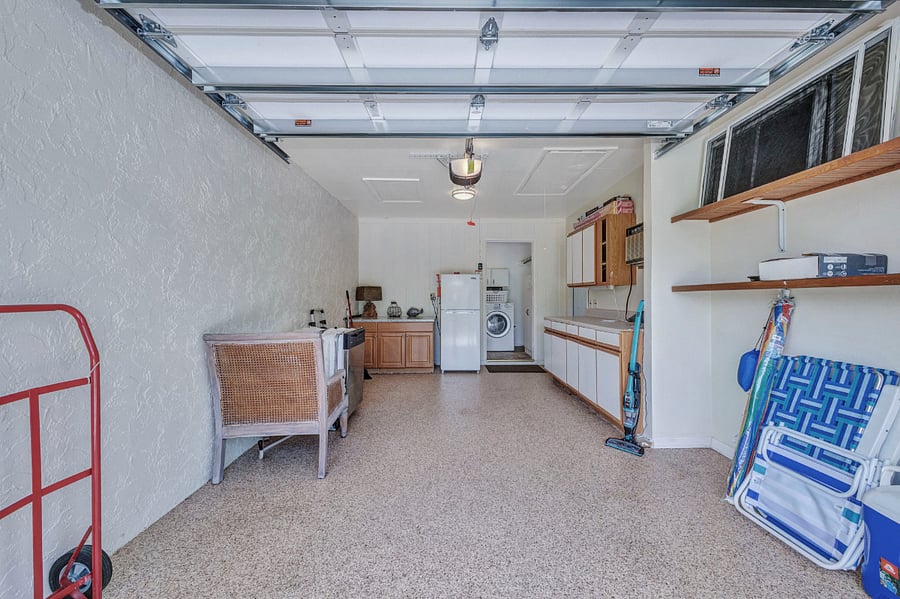 1 Car Garage