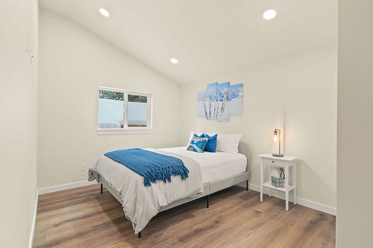 Furnished Finder property 860180_1 photo 9