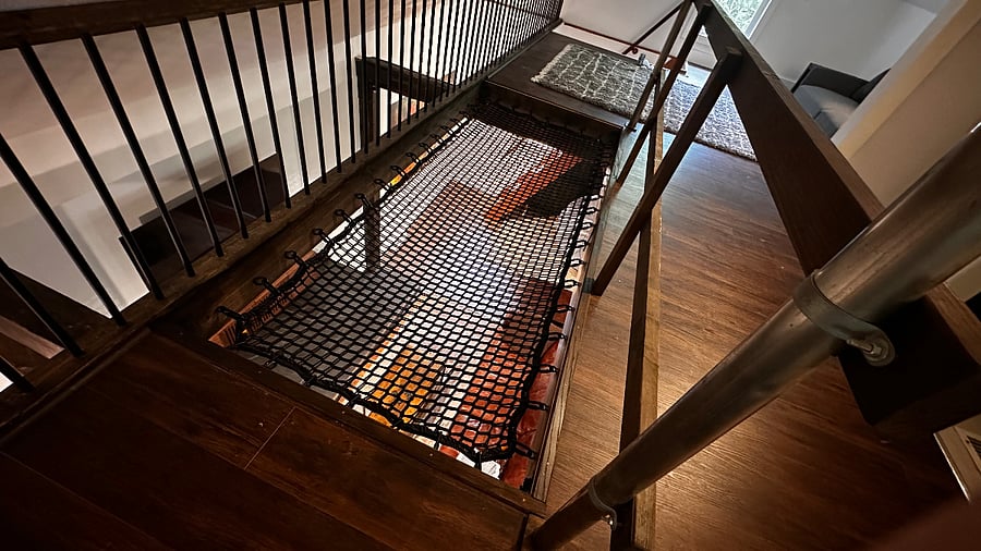 Upstairs loft area hammock.